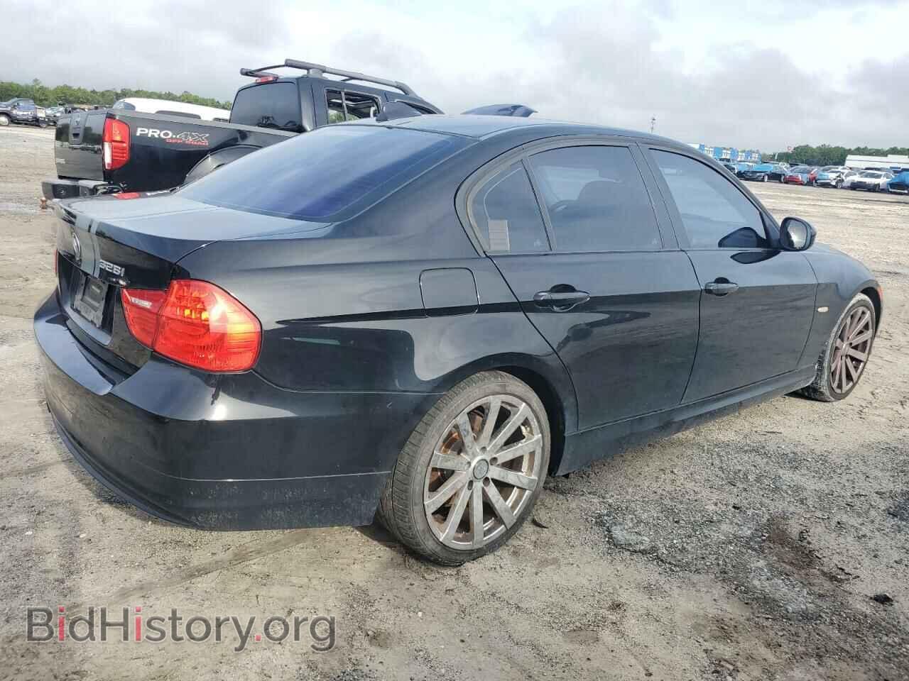 2011 BMW 3 SERIES - VIN: WBAPH7G59BNM54882 - Фото 3