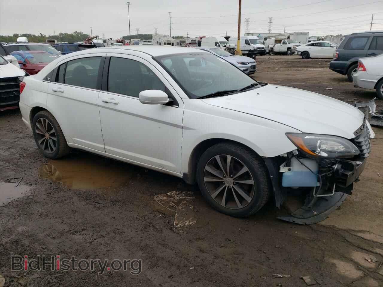 2012 CHRYSLER 200 - VIN: 1C3CCBHG6CN254017 - Фото 4