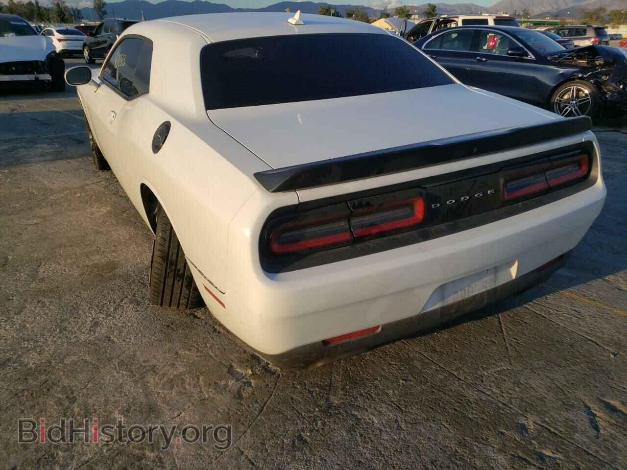 2018 DODGE CHALLENGER - VIN: 2C3CDZAG5JH183740 - Photo 2