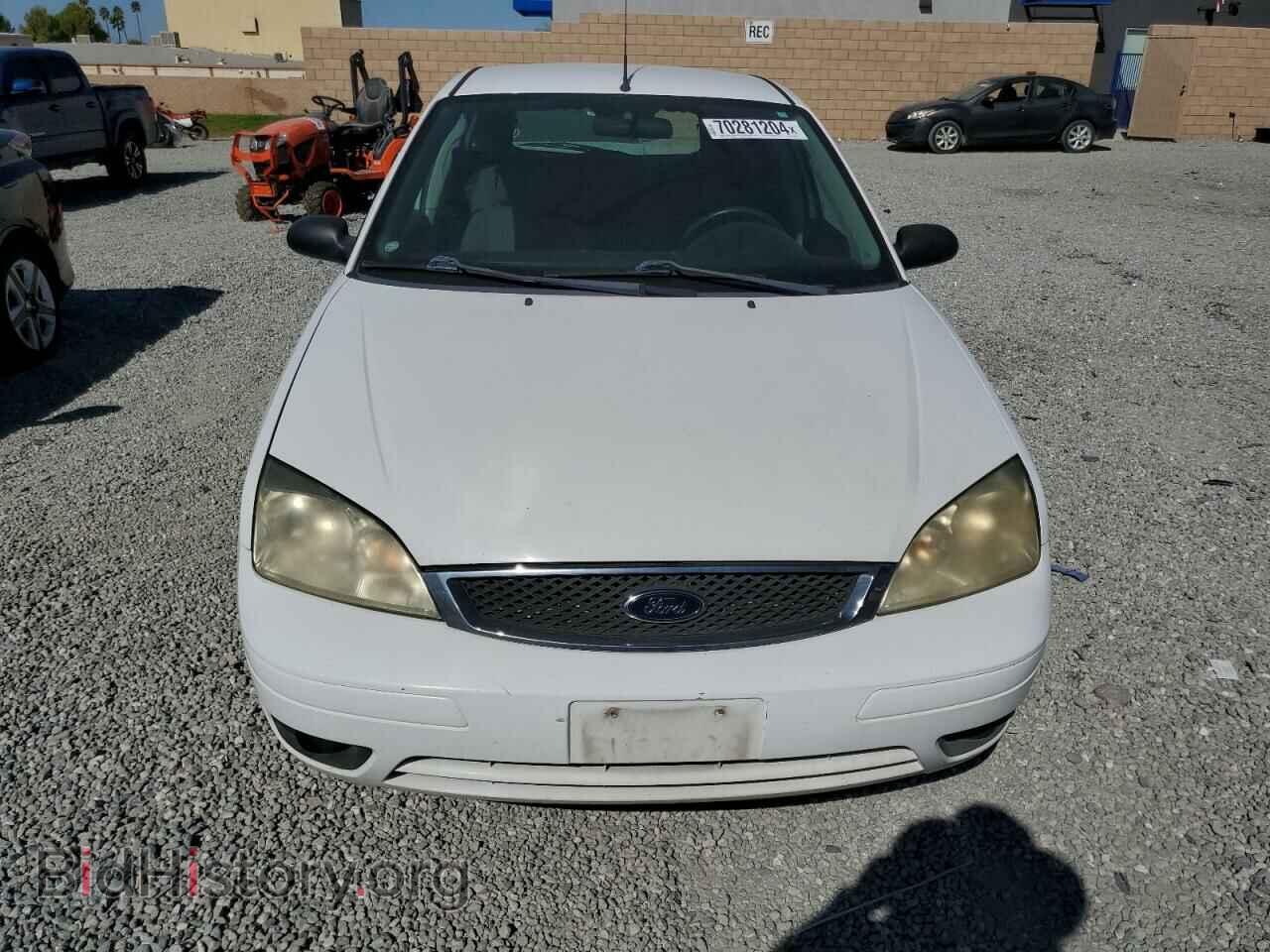 2005 FORD FOCUS - VIN: 3FAFP37N75R139192 - Фото 5