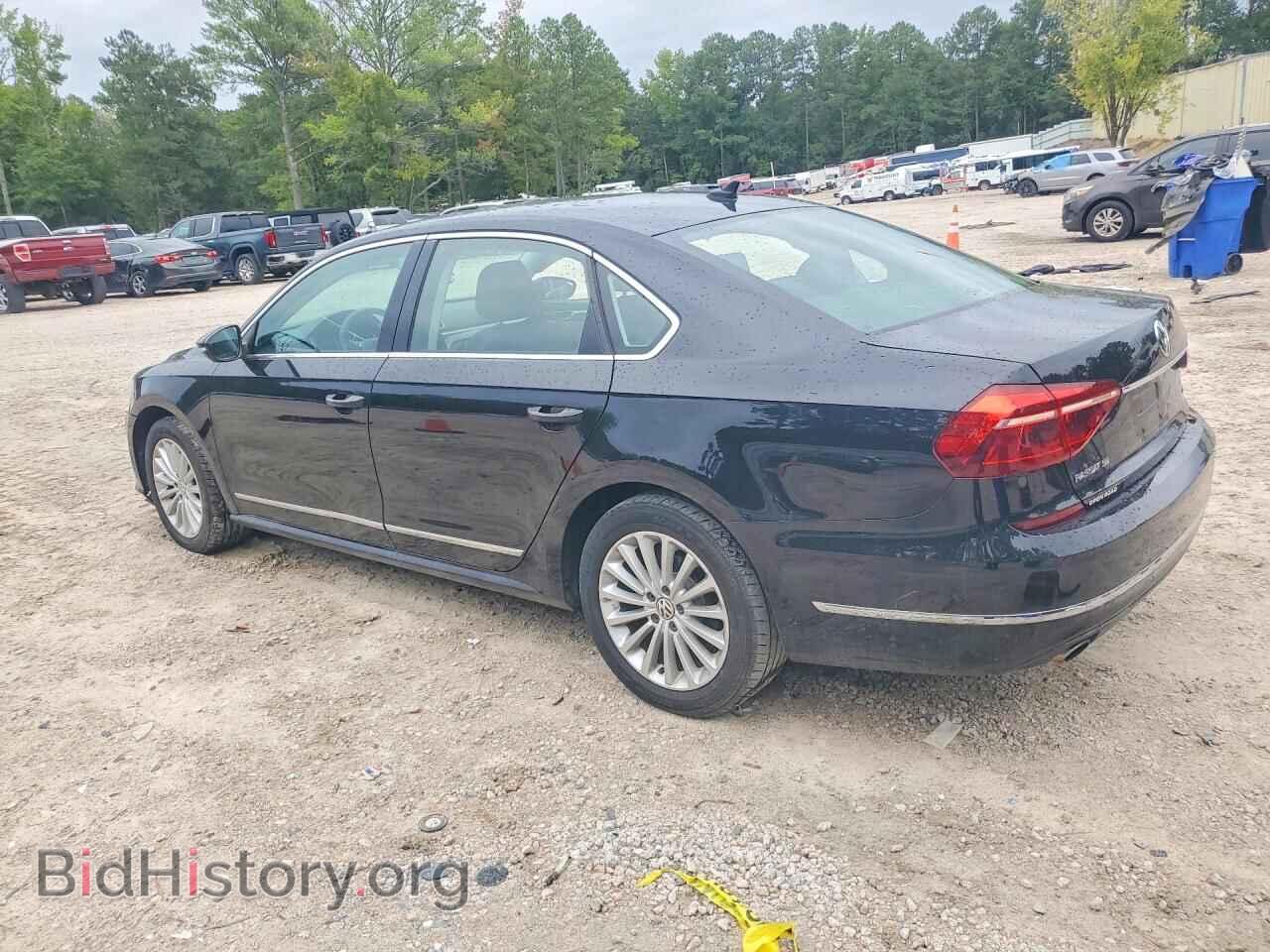 2017 VOLKSWAGEN PASSAT - VIN: 1VWBT7A38HC065767 - Фото 2
