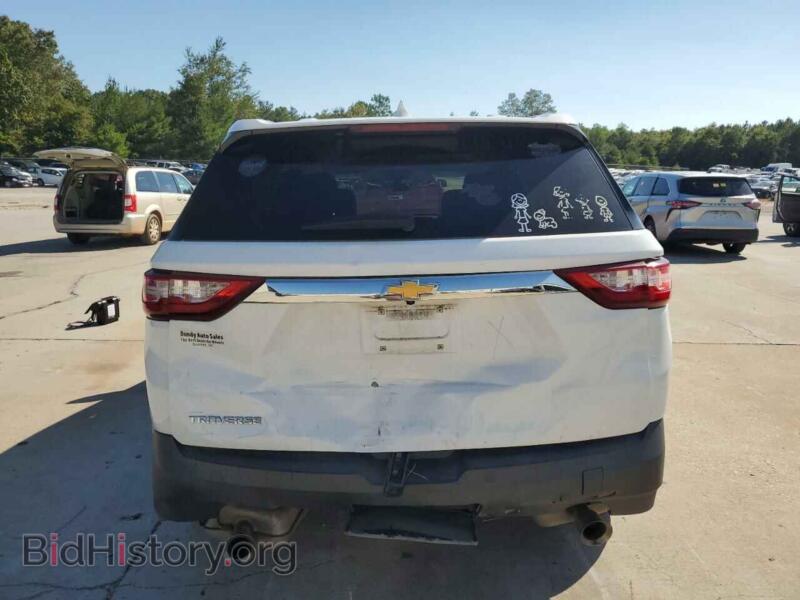 2018 Chevrolet TRAVERSE (VIN 1GNERFKW5JJ193474) — фото 6 из 13