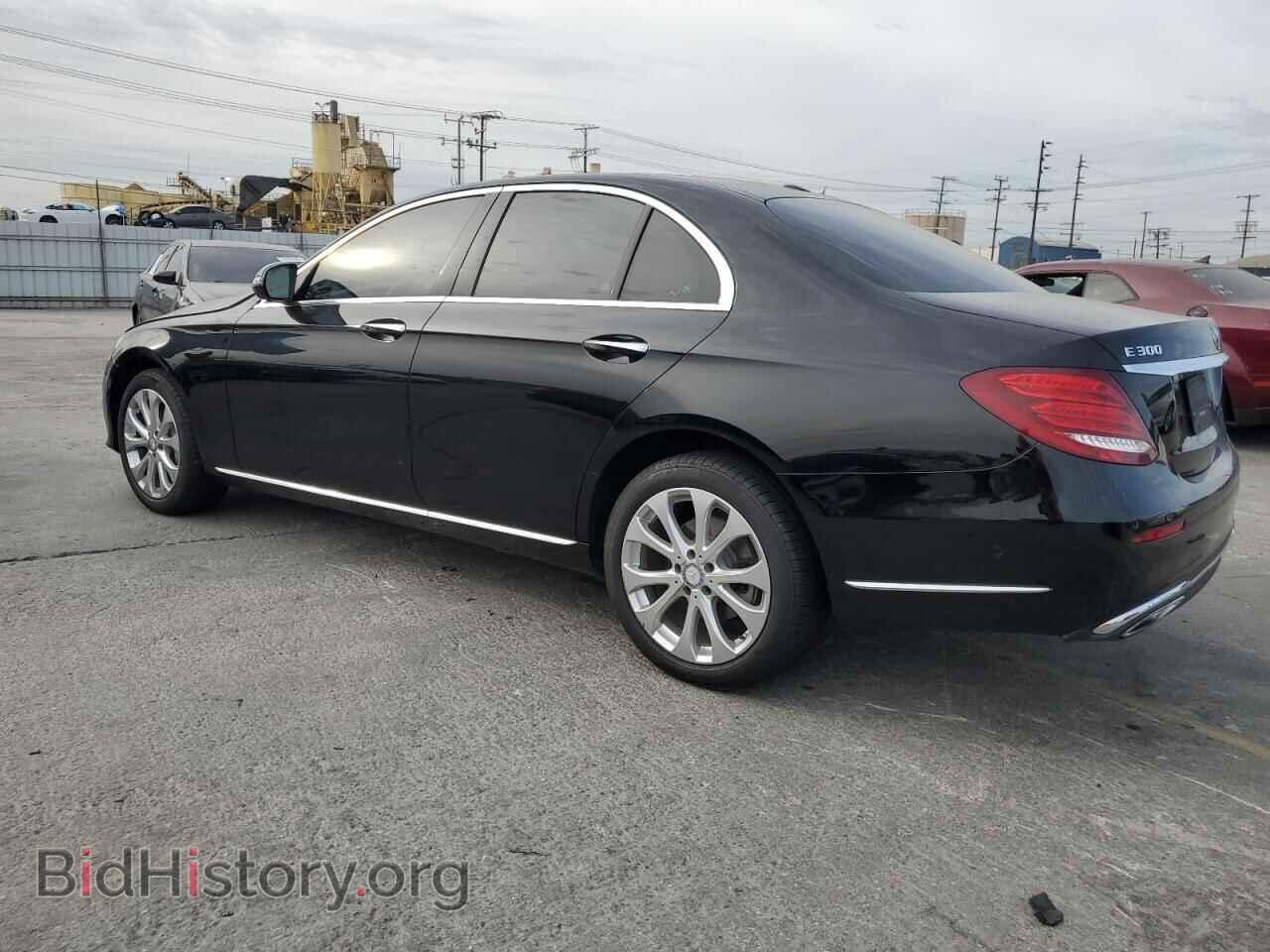 2017 MERCEDES-BENZ E-CLASS - VIN: WDDZF4JB8HA164136 - Фото 2