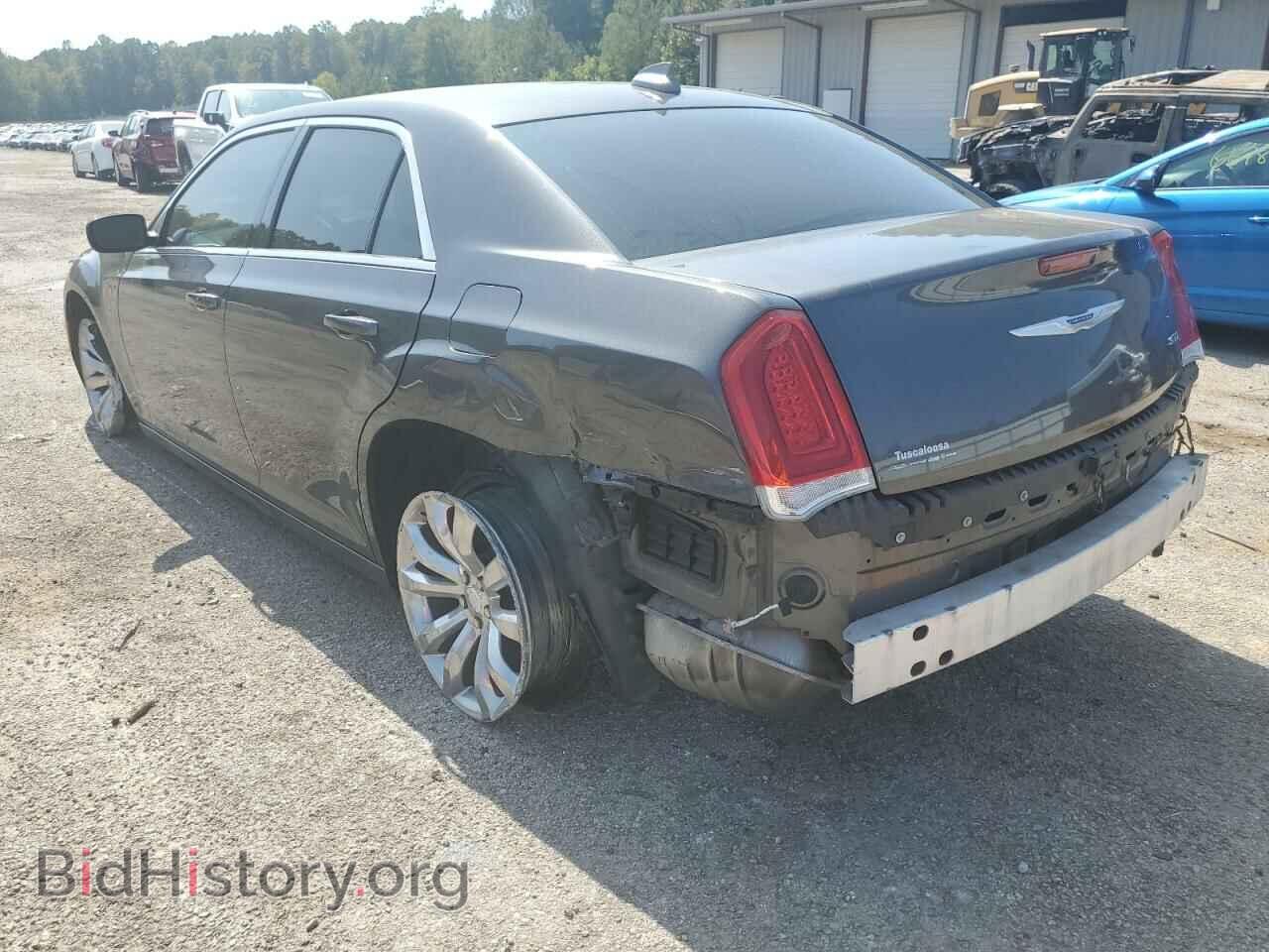 2019 CHRYSLER 300 - VIN: 2C3CCAAG4KH500803 - Фото 2