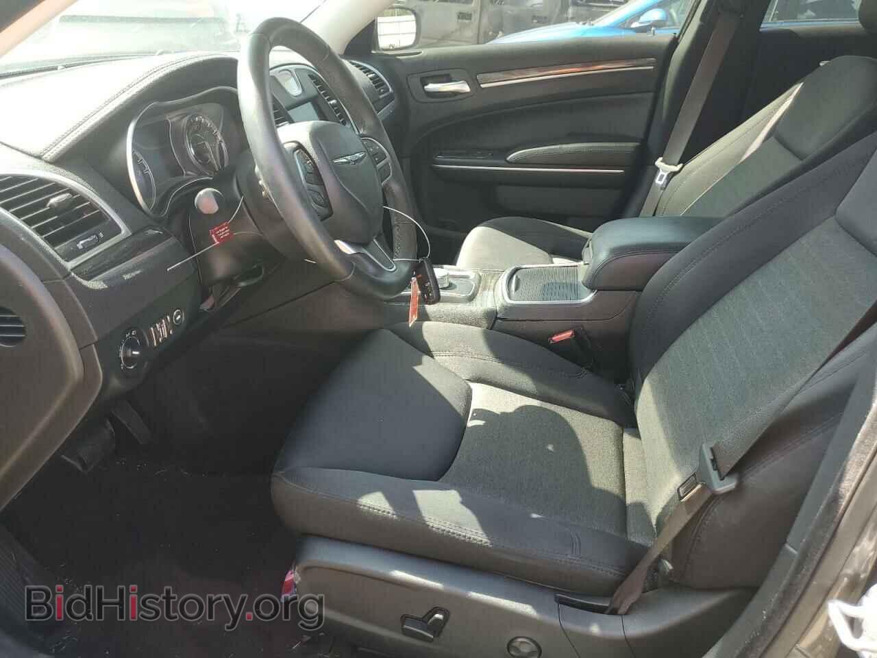 2019 CHRYSLER 300 - VIN: 2C3CCAAG4KH500803 - Фото 7