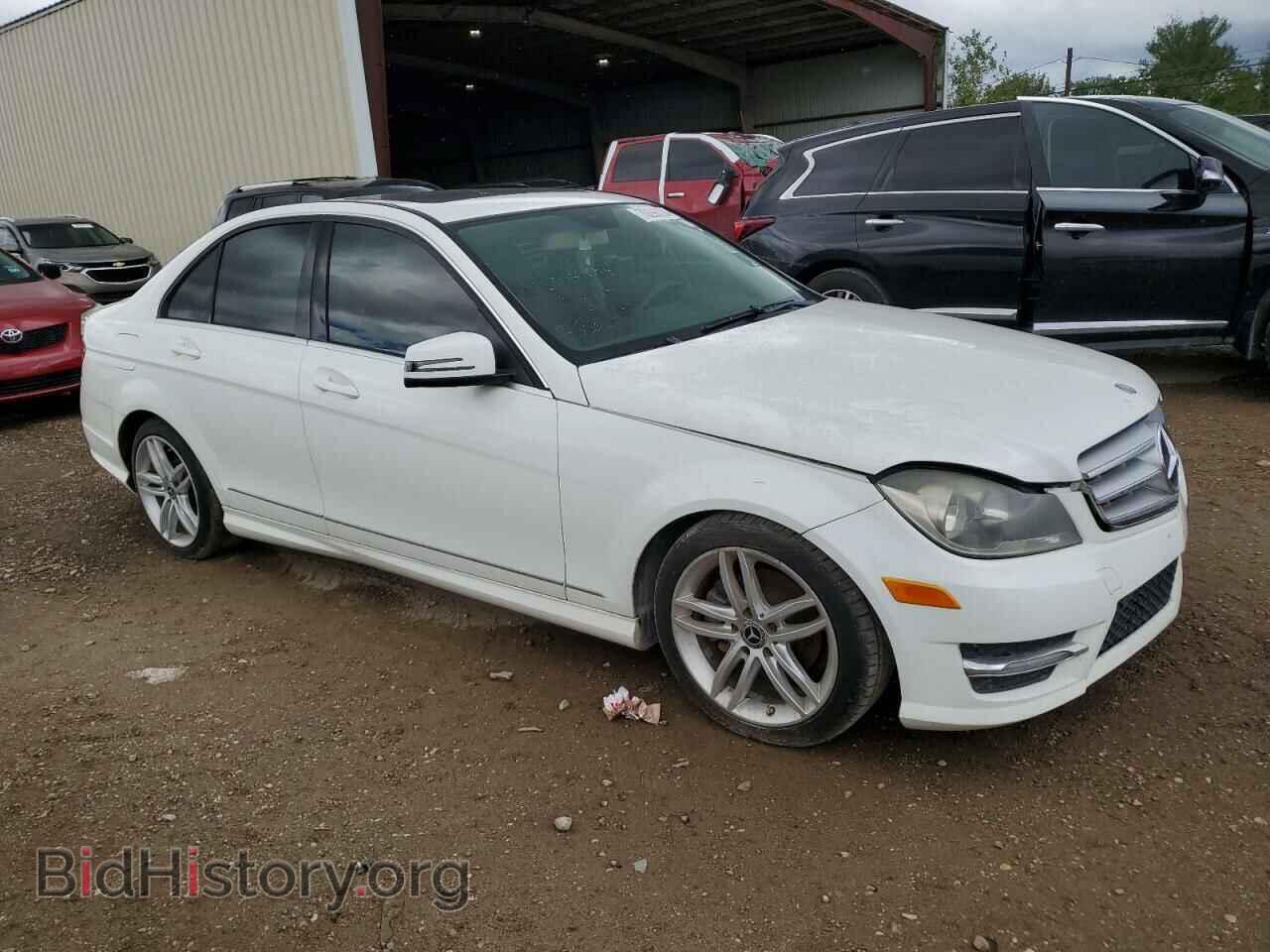2013 MERCEDES-BENZ C-CLASS - VIN: WDDGF4HB2DR262717 - Фото 4