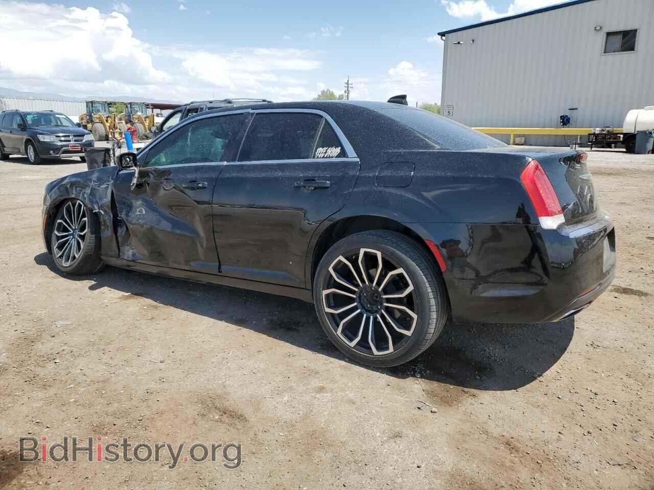 2018 CHRYSLER 300 - VIN: 2C3CCAAG7JH330984 - Фото 2