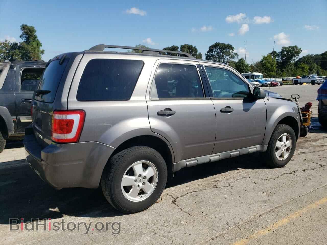 2011 FORD ESCAPE - VIN: 1FMCU0D73BKC03699 - Фото 3