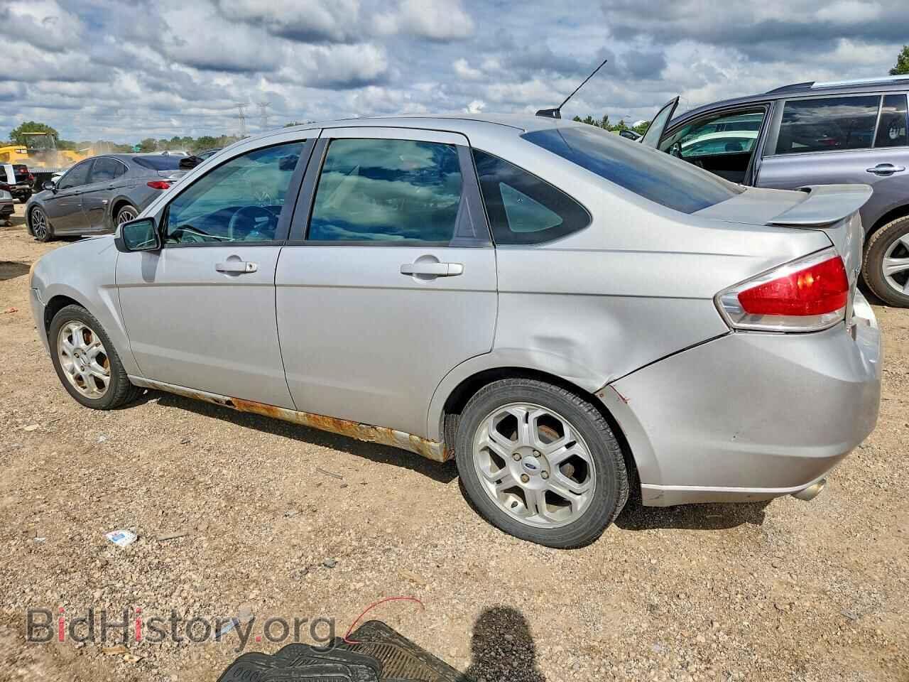 2009 FORD FOCUS - VIN: 1FAHP36N79W132207 - Photo 2