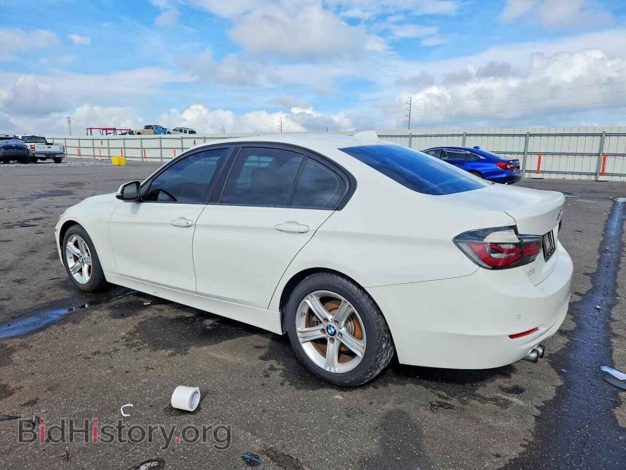 2013 BMW 3 SERIES - VIN: WBA3A5C51DF359811 - Фото 2