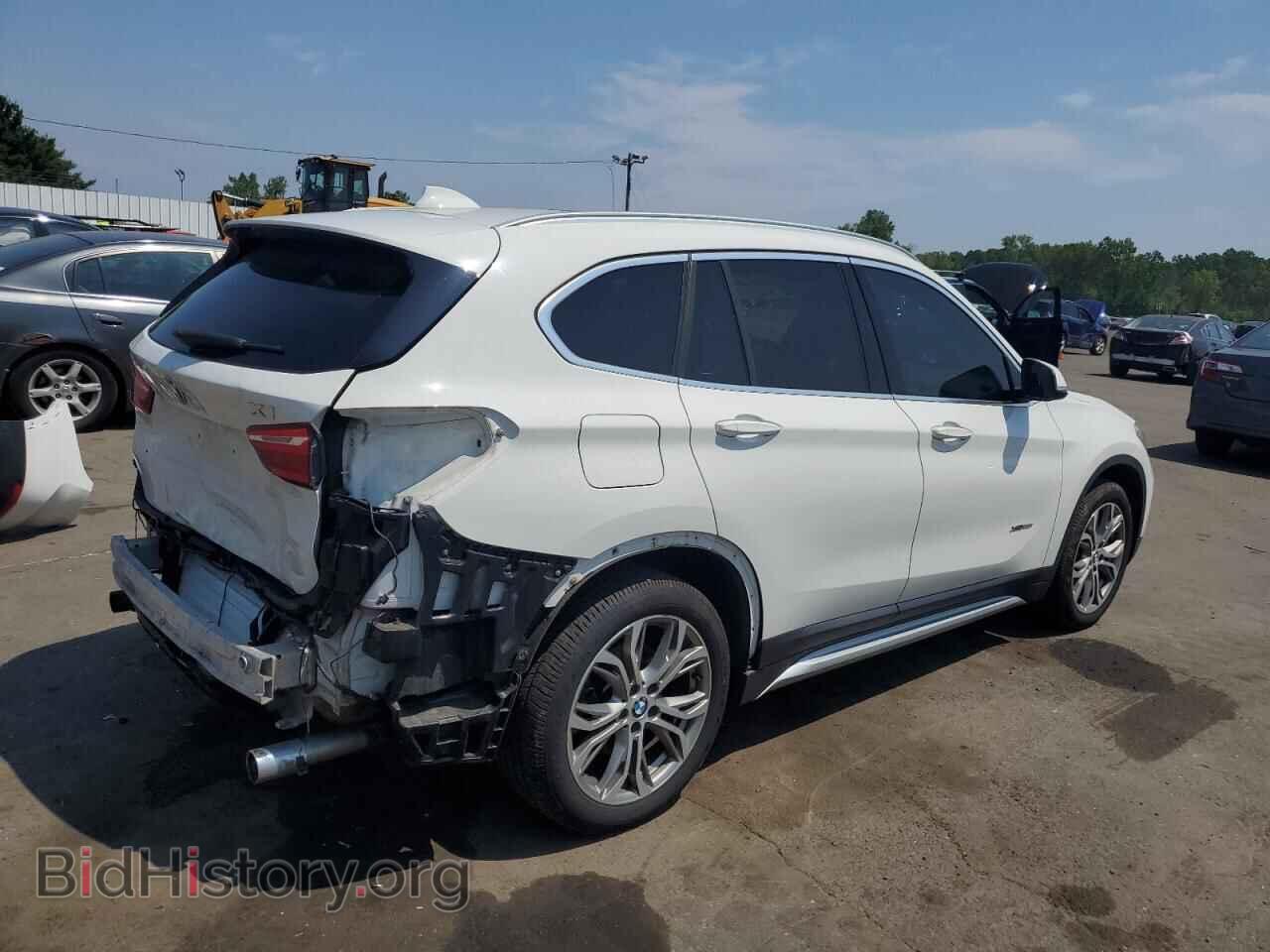 2017 BMW X1 - VIN: WBXHT3C36H5F84703 - Фото 3