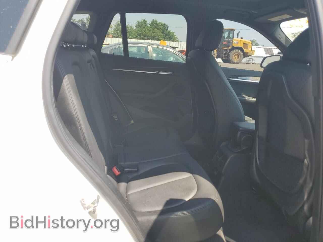 2017 BMW X1 - VIN: WBXHT3C36H5F84703 - Фото 10