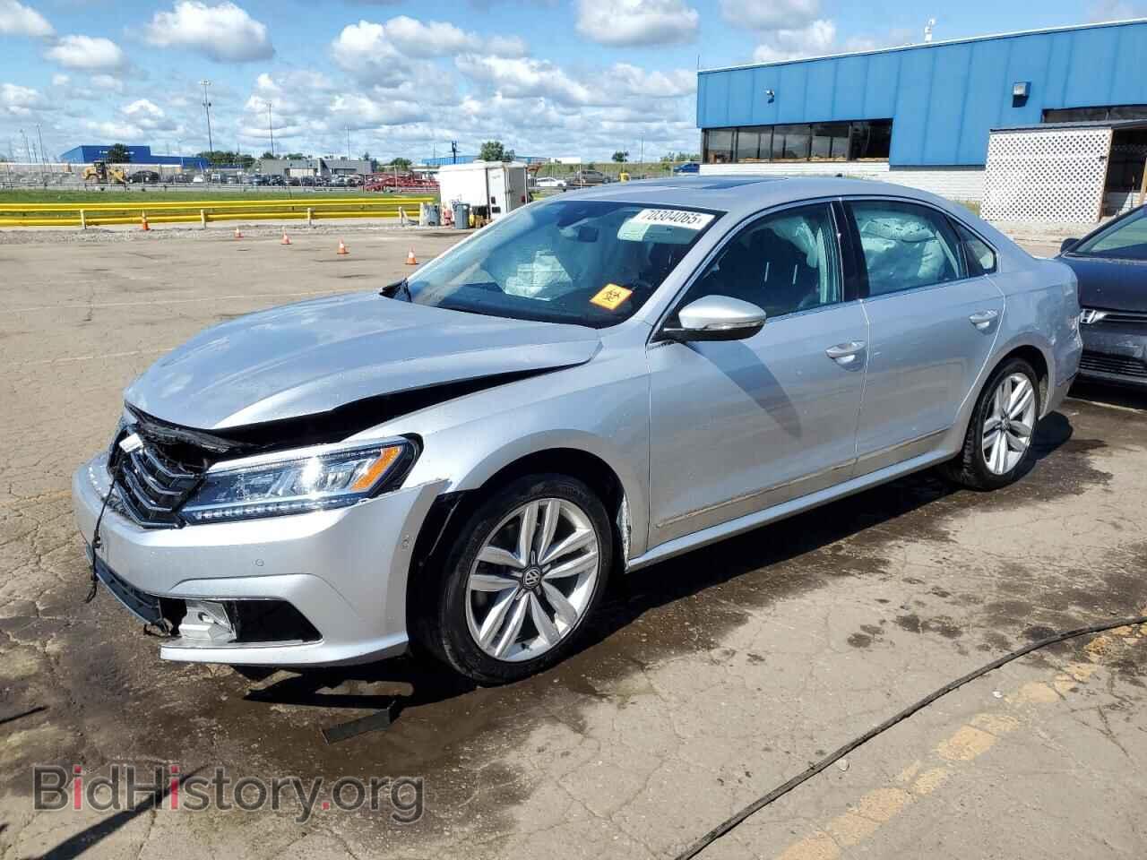 Photo 1VWCT7A32HC041050 - VOLKSWAGEN PASSAT 2017