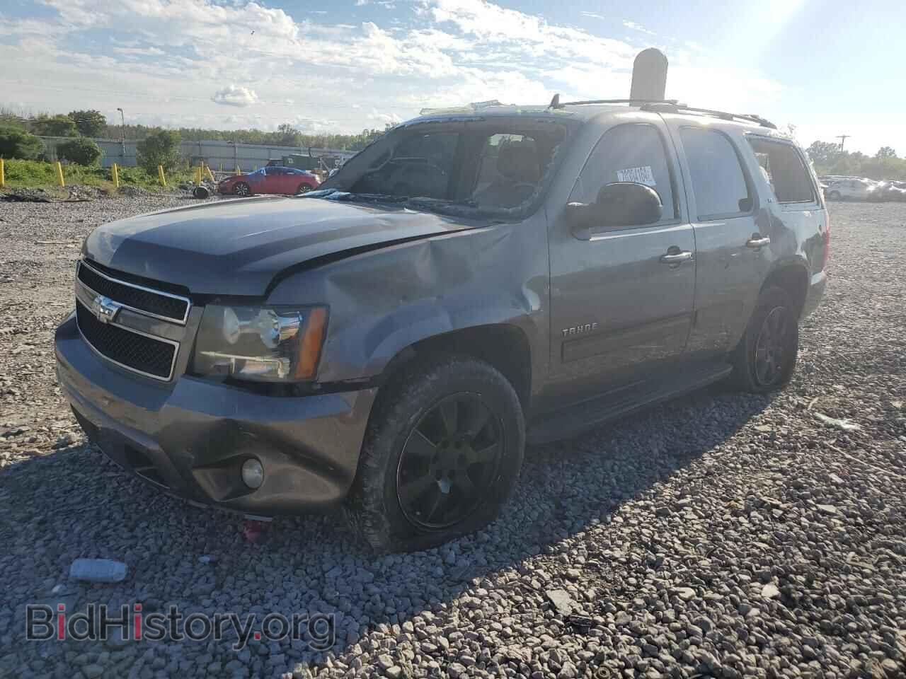 Photo 1GNSCBE03BR133264 - CHEVROLET TAHOE 2011