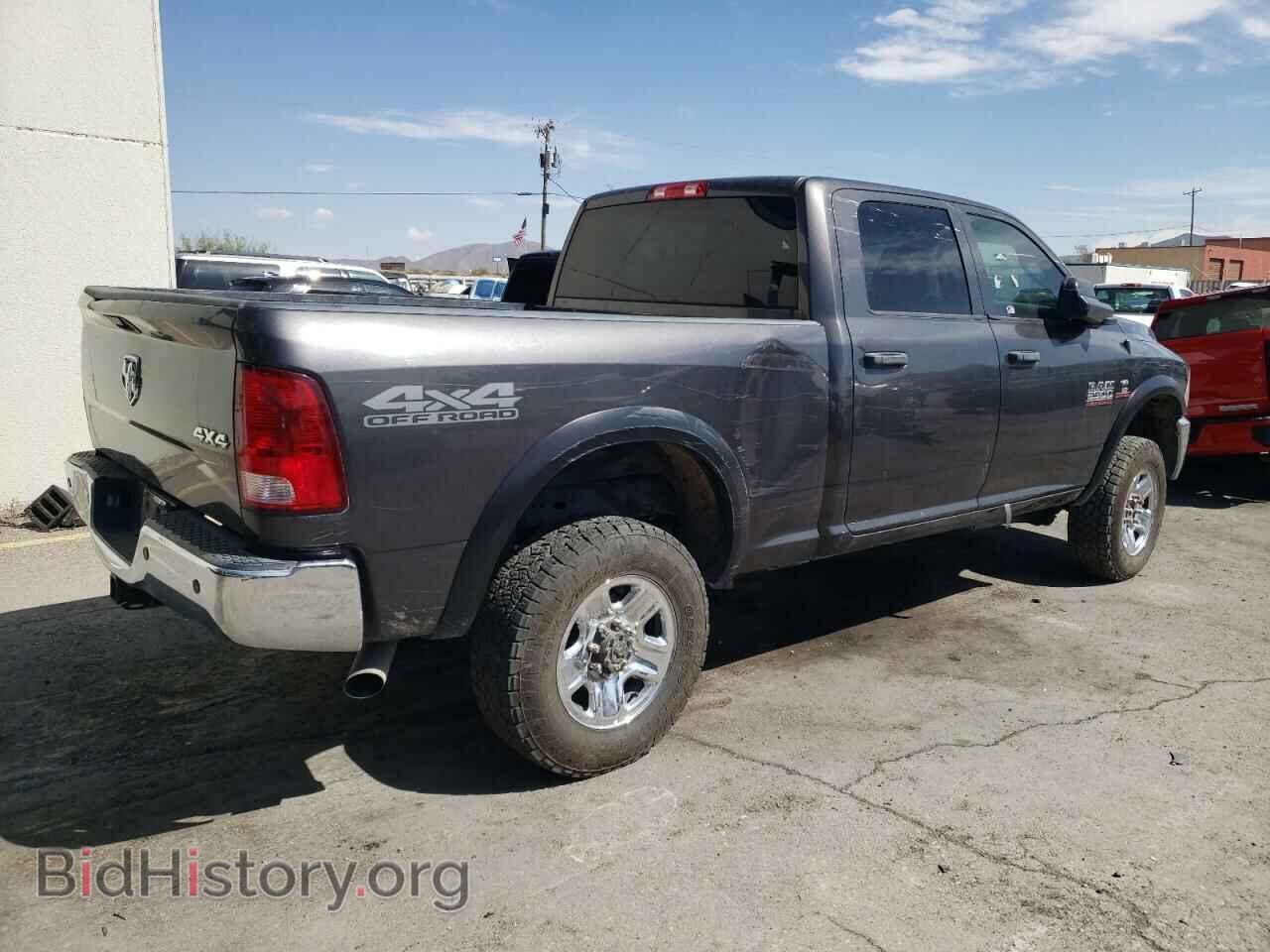 2018 RAM All Models - VIN: 3C6UR5CL1JG223758 - Photo 3