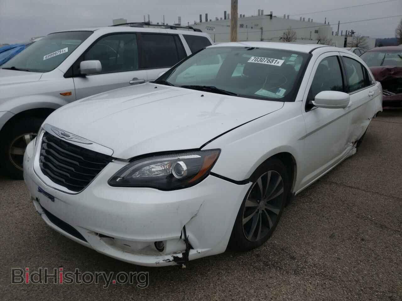 2013 CHRYSLER 200 - VIN: 1C3CCBBG4DN727360 - Фото 2