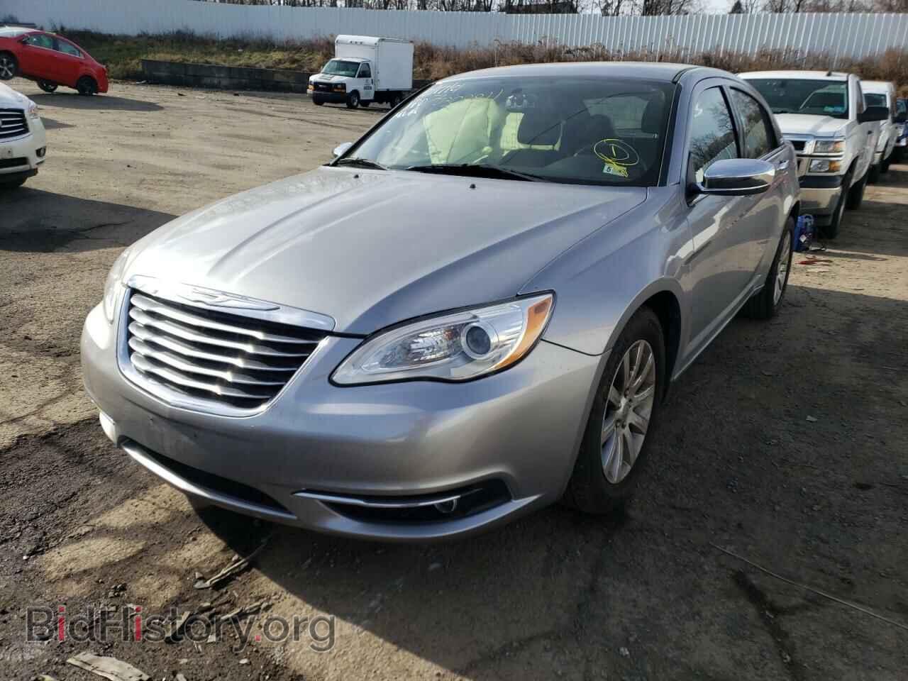 2013 CHRYSLER 200 - VIN: 1C3CCBCG7DN603209 - Фото 2