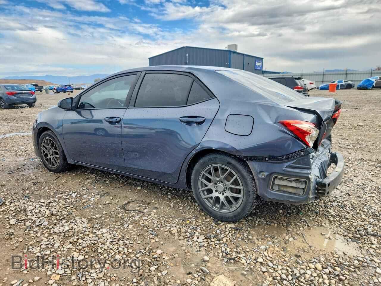 2017 TOYOTA COROLLA - VIN: 5YFBURHE2HP643257 - Photo 2
