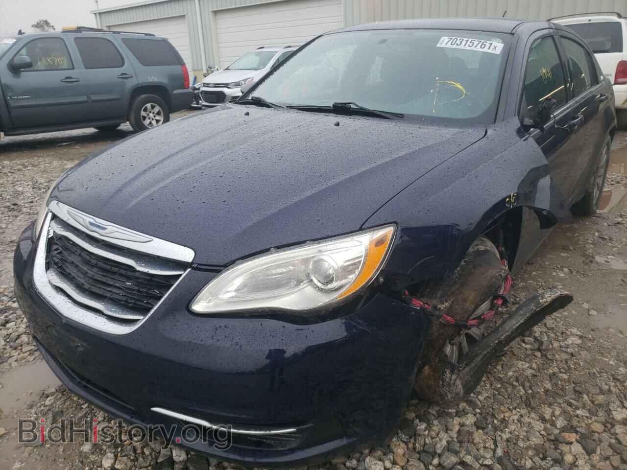 2013 CHRYSLER 200 - VIN: 1C3CCBBG9DN569453 - Фото 2