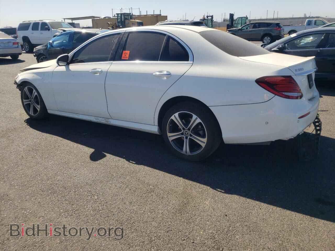 2018 MERCEDES-BENZ E-CLASS - VIN: WDDZF4JB5JA373517 - Фото 2