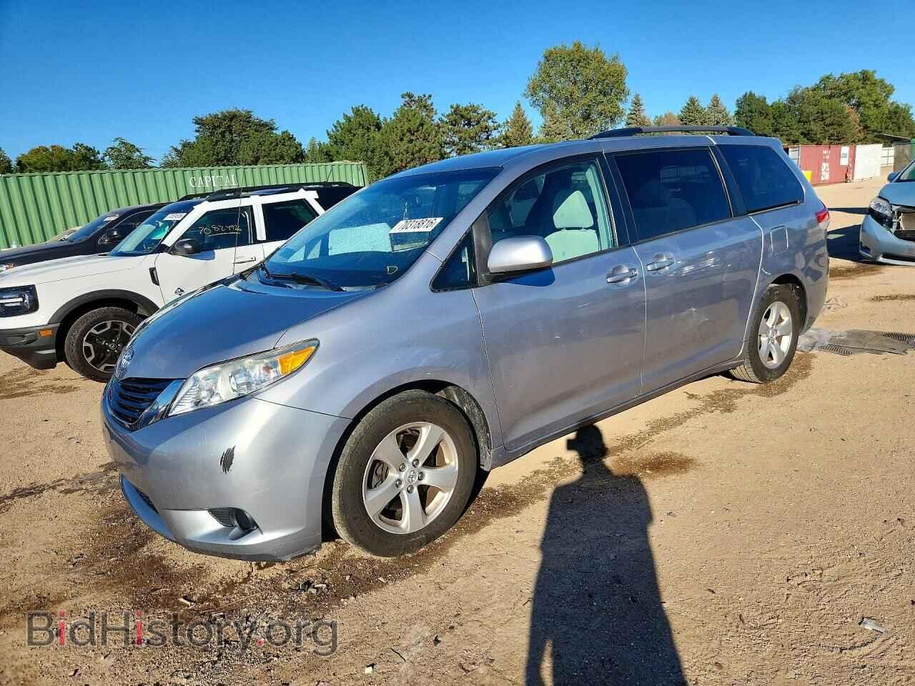 Фотография 5TDKK3DC8DS291889 - TOYOTA SIENNA 2013
