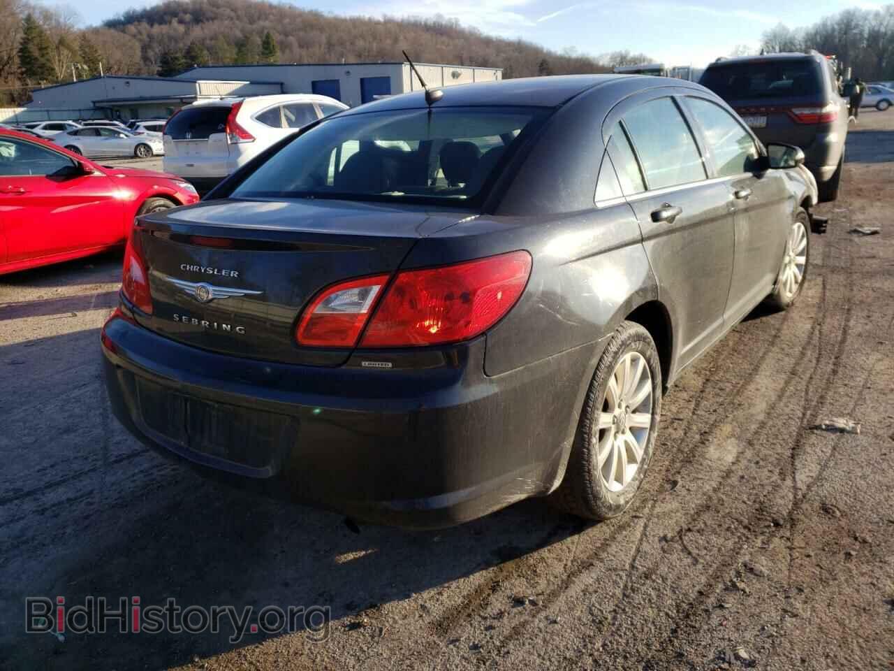 2010 CHRYSLER SEBRING - VIN: 1C3CC5FB7AN109512 - Фото 4