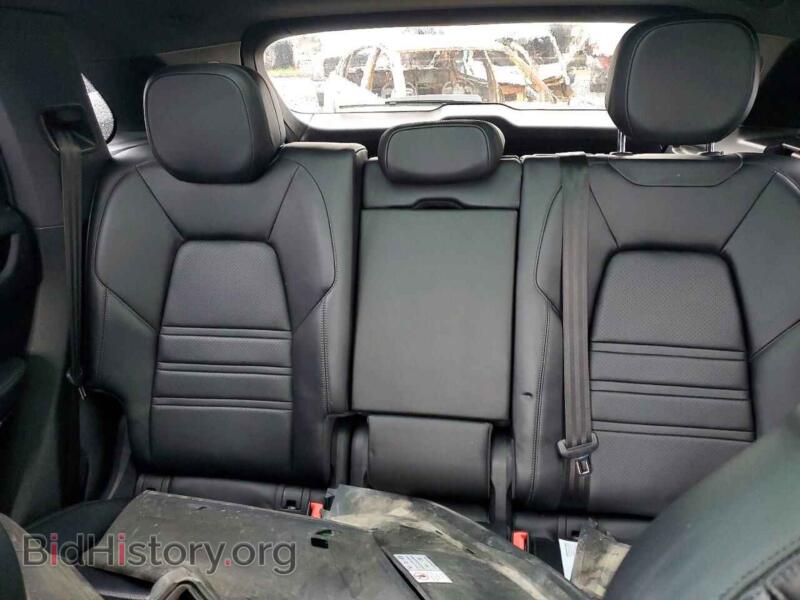 2019 Porsche CAYENNE (VIN WP1AA2AY4KDA07657) — photo 10 of 14