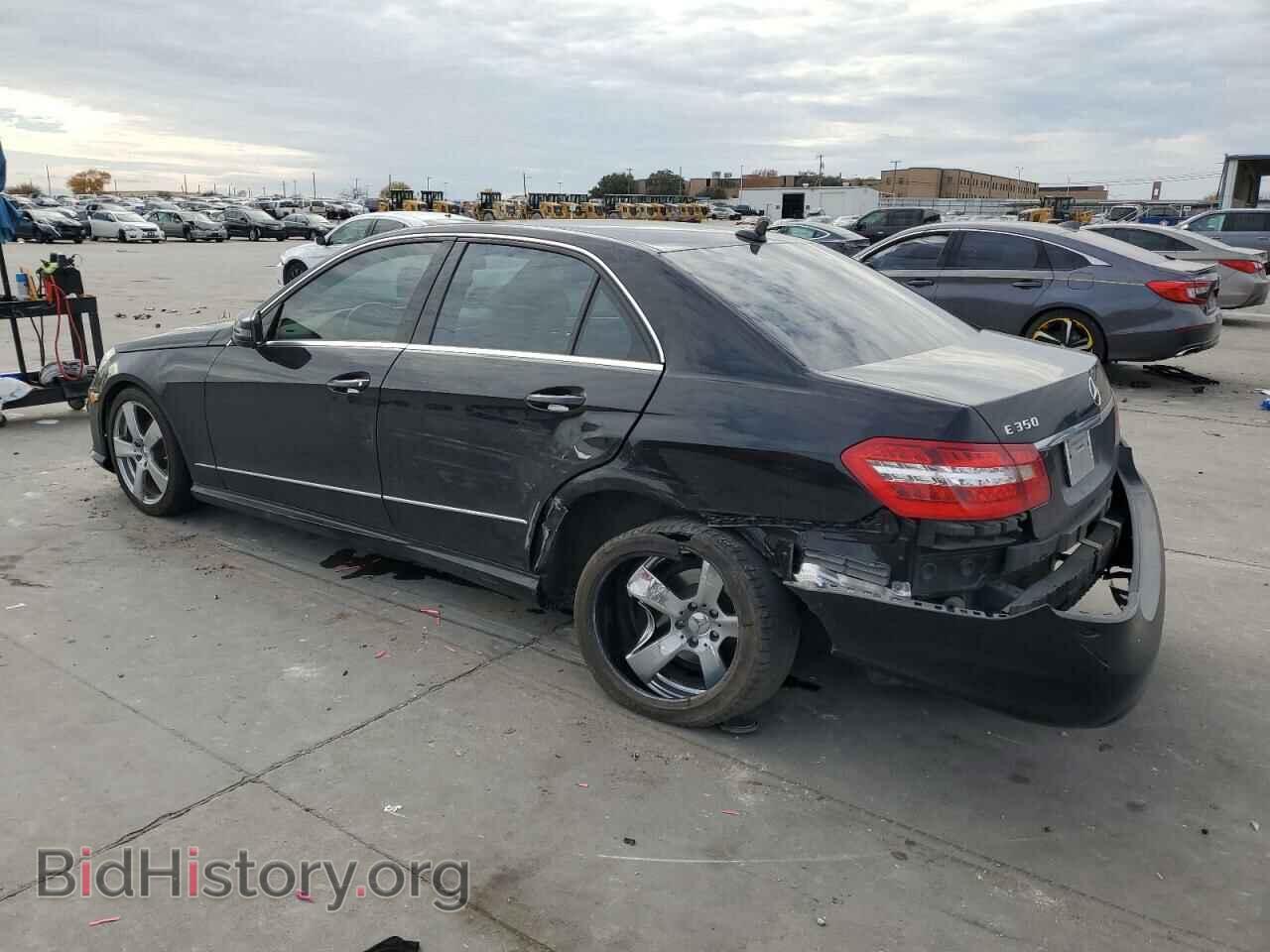 2011 MERCEDES-BENZ E-CLASS - VIN: WDDHF5GB0BA461711 - Фото 2