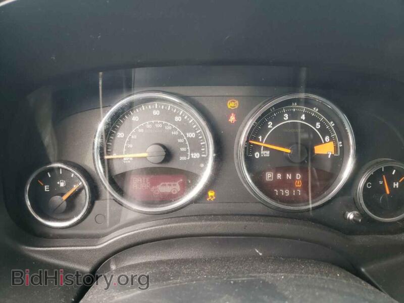 2014 Jeep COMPASS (VIN 1C4NJDCB2ED531000) — photo 9 of 13