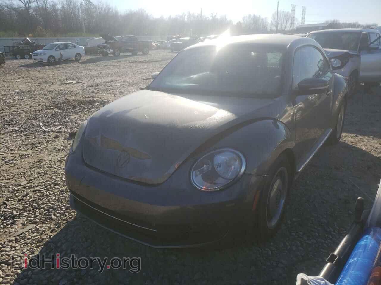 2012 VOLKSWAGEN BEETLE - VIN: 3VWJX7AT0CM633906 - Фото 2