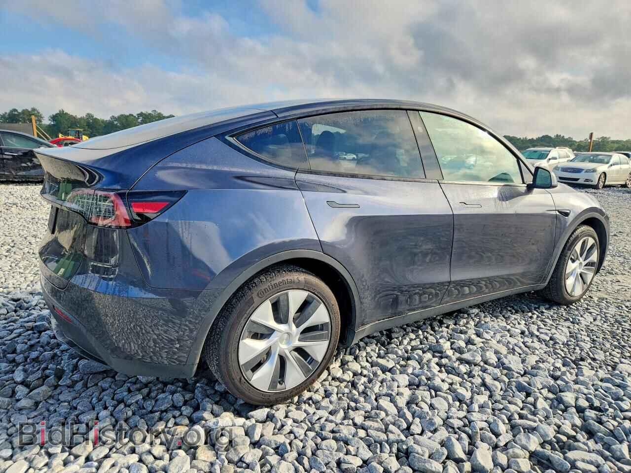 2024 TESLA MODEL Y - VIN: 7SAYGDED6RF056284 - Фото 3
