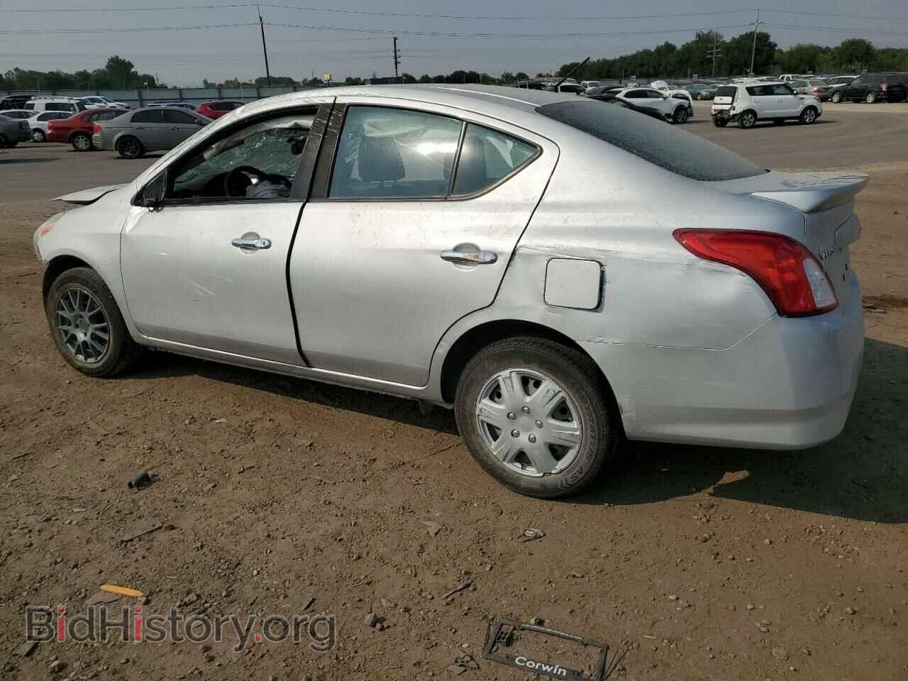 2017 NISSAN VERSA - VIN: 3N1CN7AP1HK426113 - Фото 2