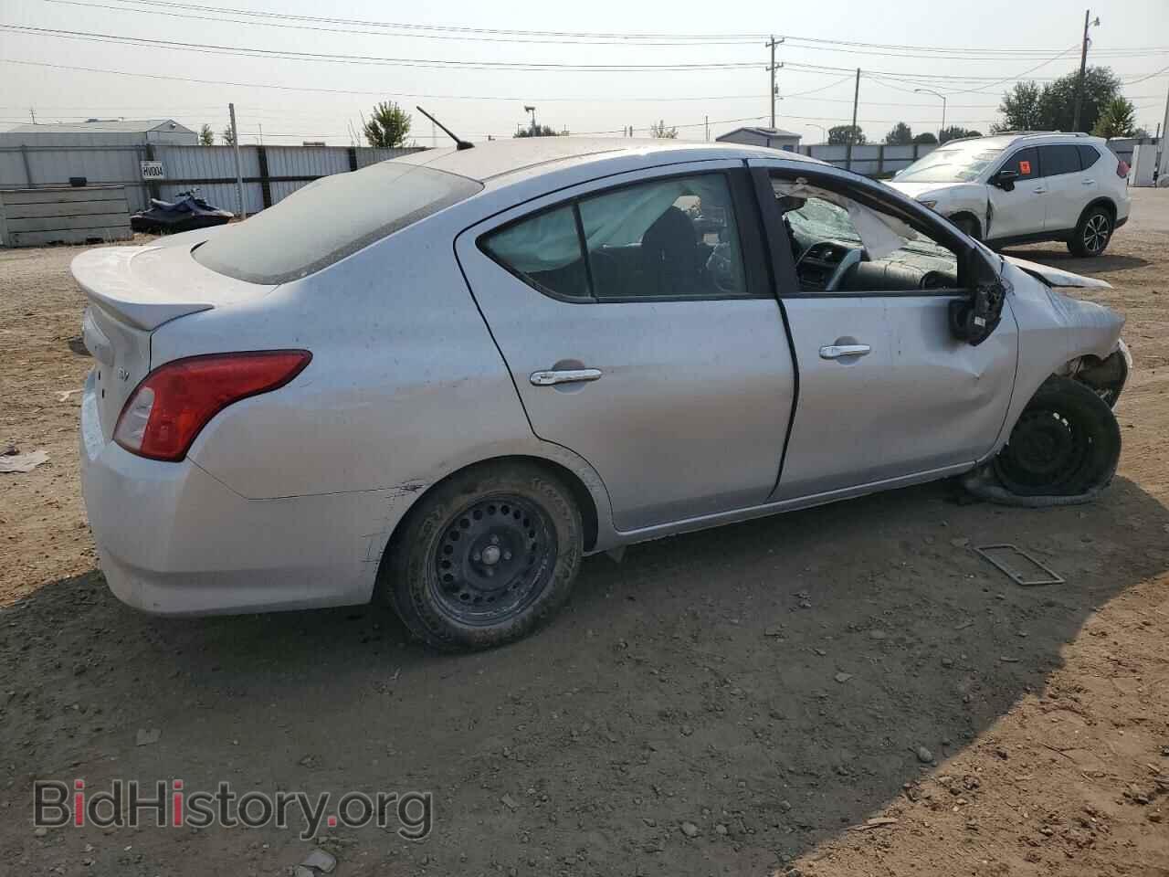2017 NISSAN VERSA - VIN: 3N1CN7AP1HK426113 - Фото 3