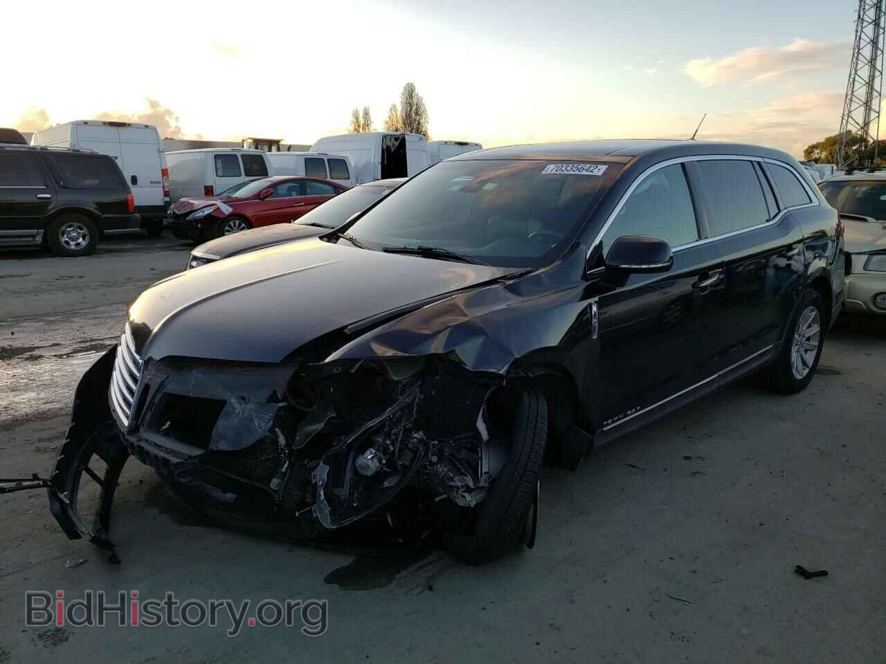 Photo 2LMHJ5NK9JBL02409 - LINCOLN MKT 2018