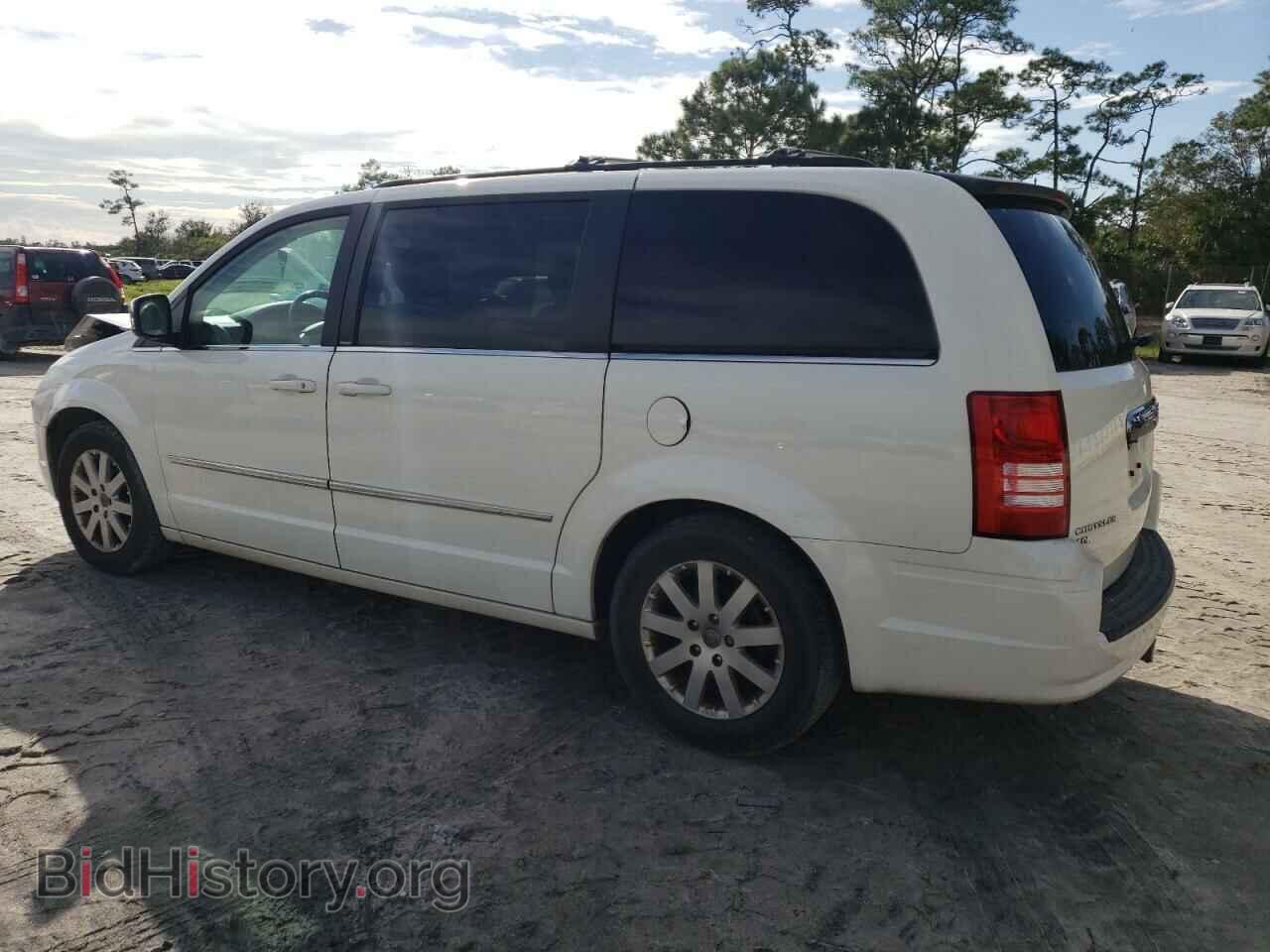 2010 CHRYSLER MINIVAN - VIN: 2A4RR5DX1AR161735 - Фото 2