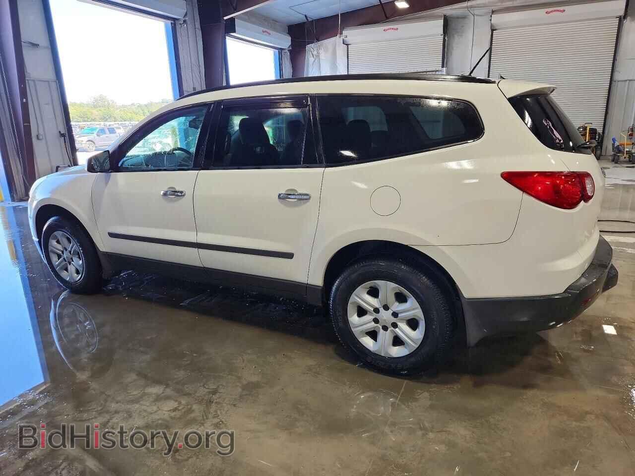 2012 CHEVROLET TRAVERSE - VIN: 1GNKRFED0CJ392576 - Фото 2