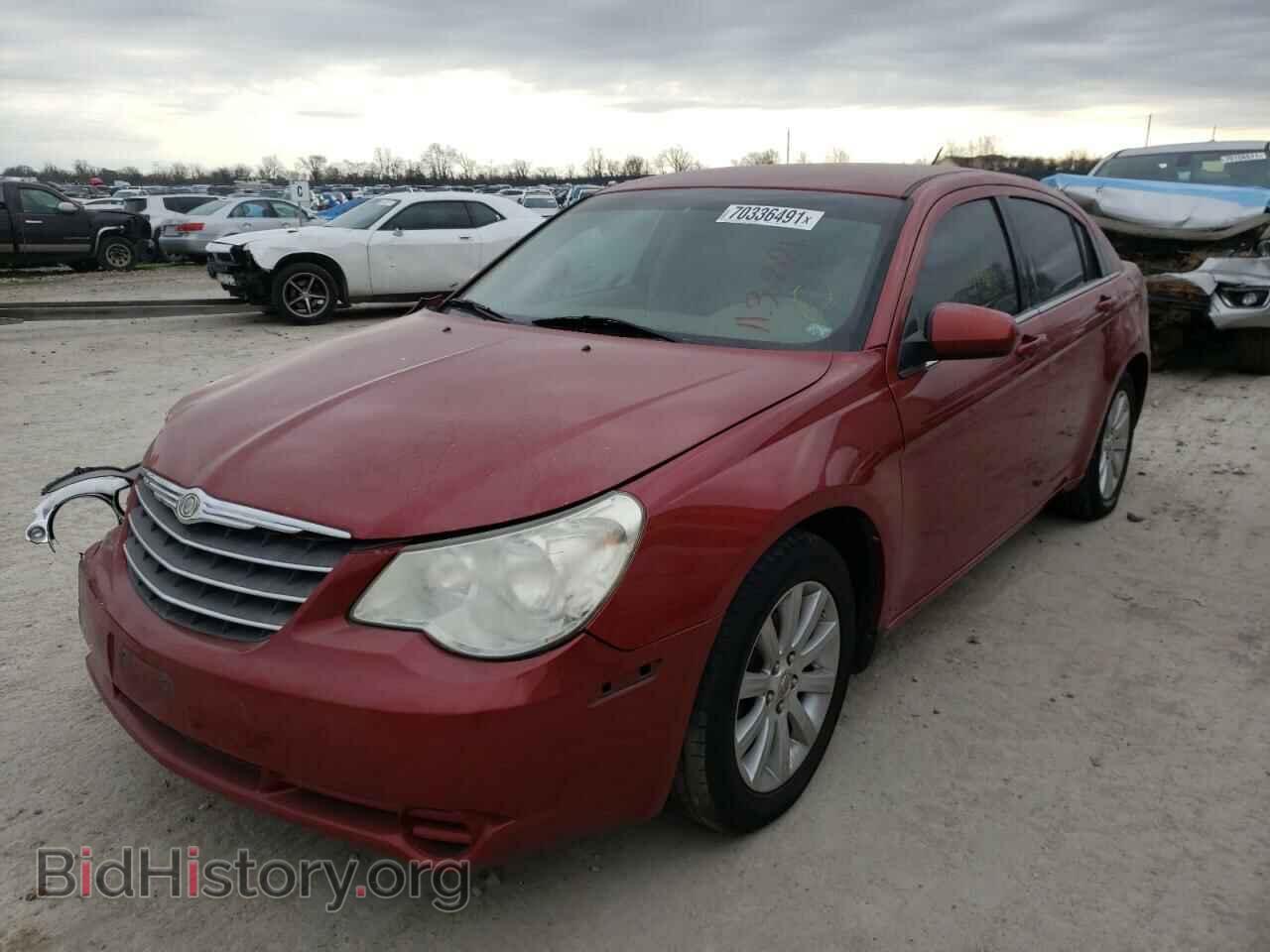 2010 CHRYSLER SEBRING - VIN: 1C3CC5FB9AN227223 - Фото 2
