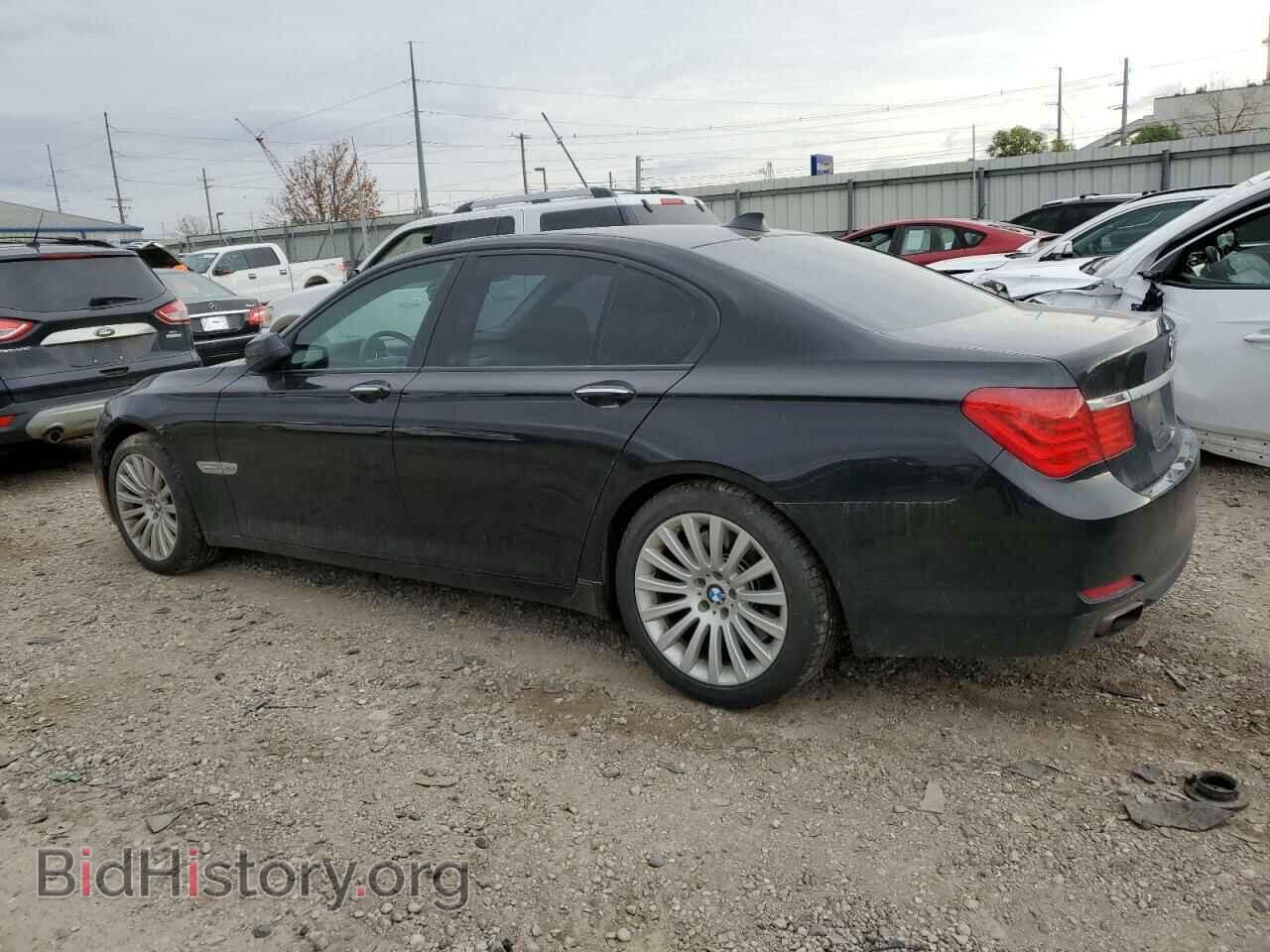 2011 BMW 7 SERIES - VIN: WBAKC6C55BC395480 - Фото 2