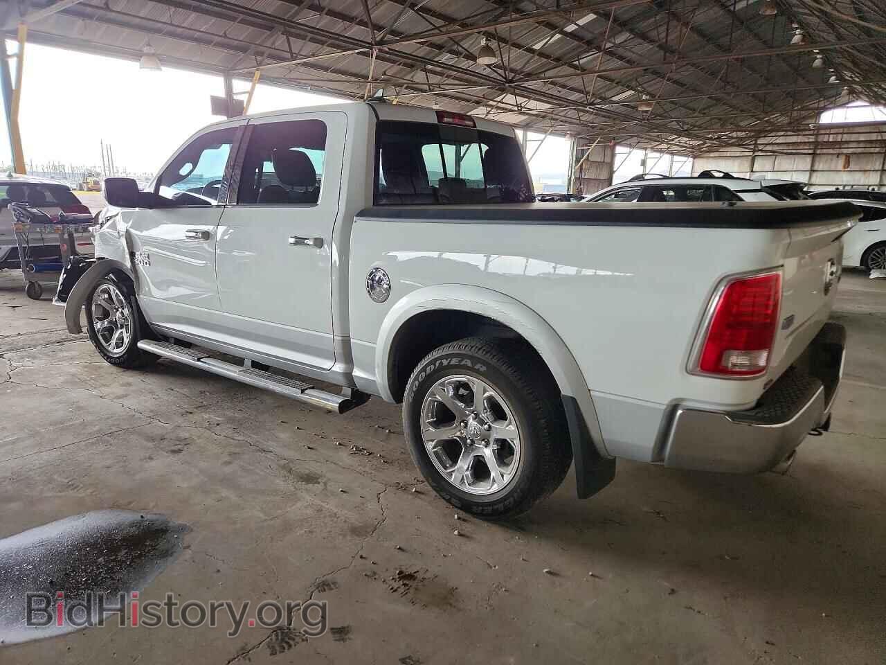 2015 RAM 1500 - VIN: 1C6RR7NT0FS557813 - Photo 2