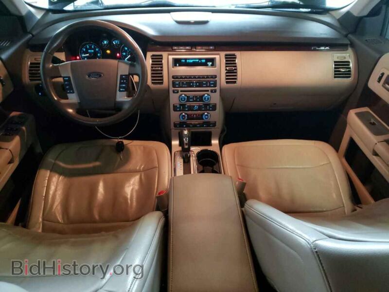 2011 Ford FLEX (VIN 2FMGK5CC4BBD16204) — photo 8 of 14