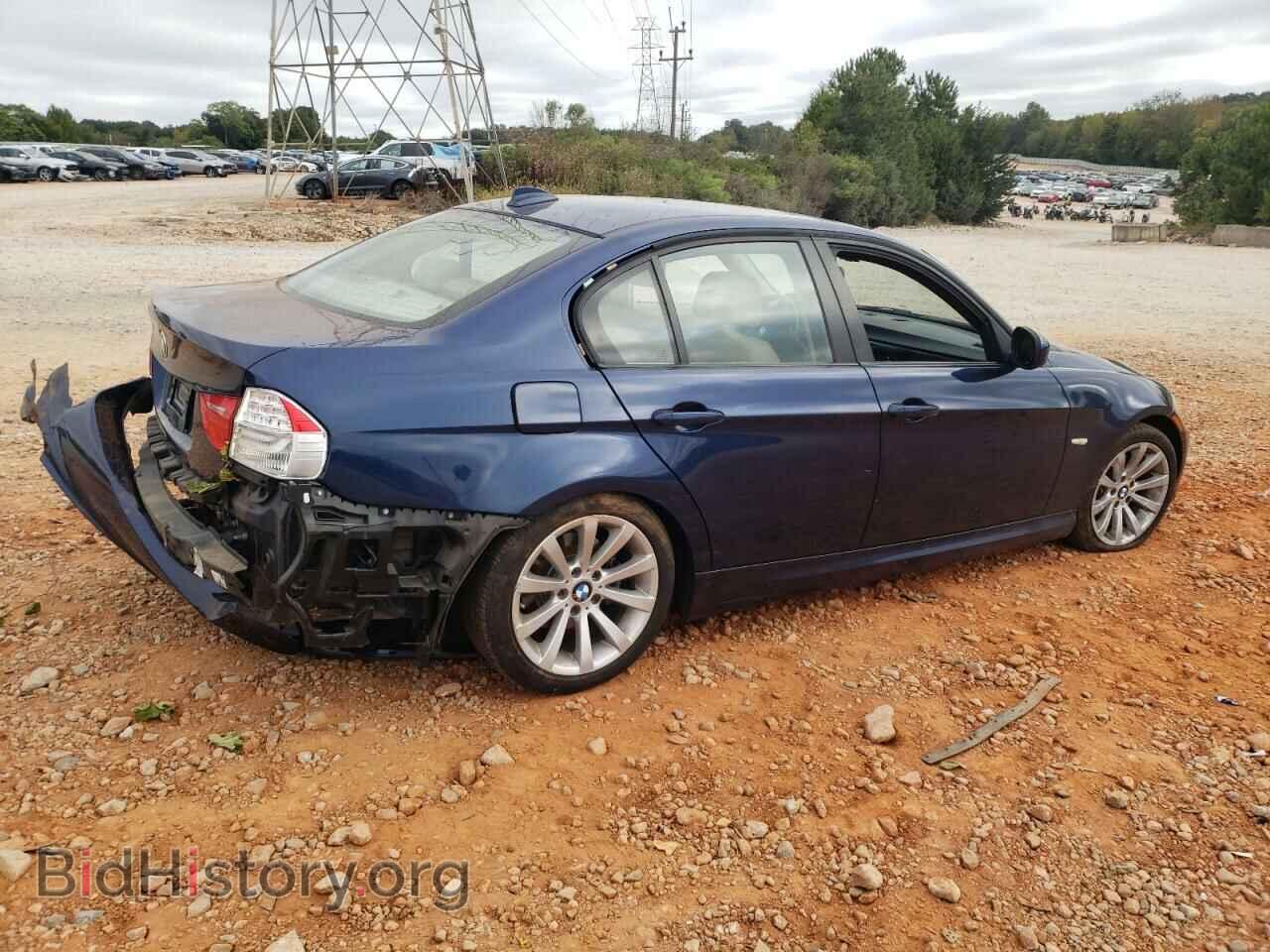 2011 BMW 3 SERIES - VIN: WBAPH7C5XBE682475 - Фото 3