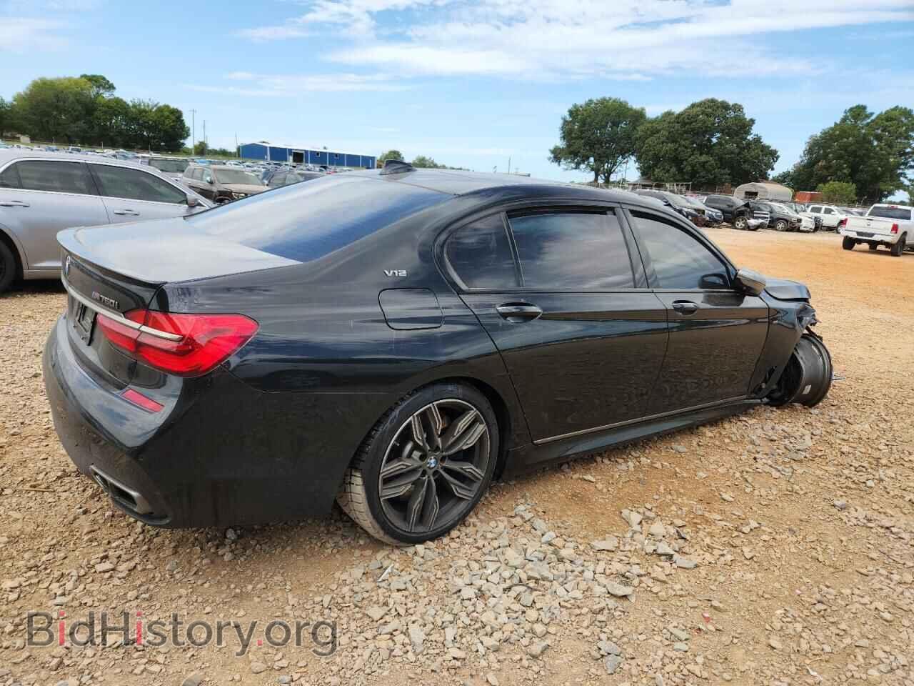 2019 BMW M7 - VIN: WBA7H6C54KG615157 - Фото 3