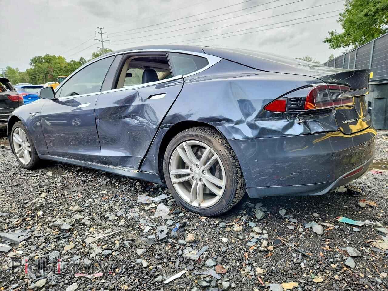 2015 TESLA MODEL S - VIN: 5YJSA1H25FFP78998 - Photo 2