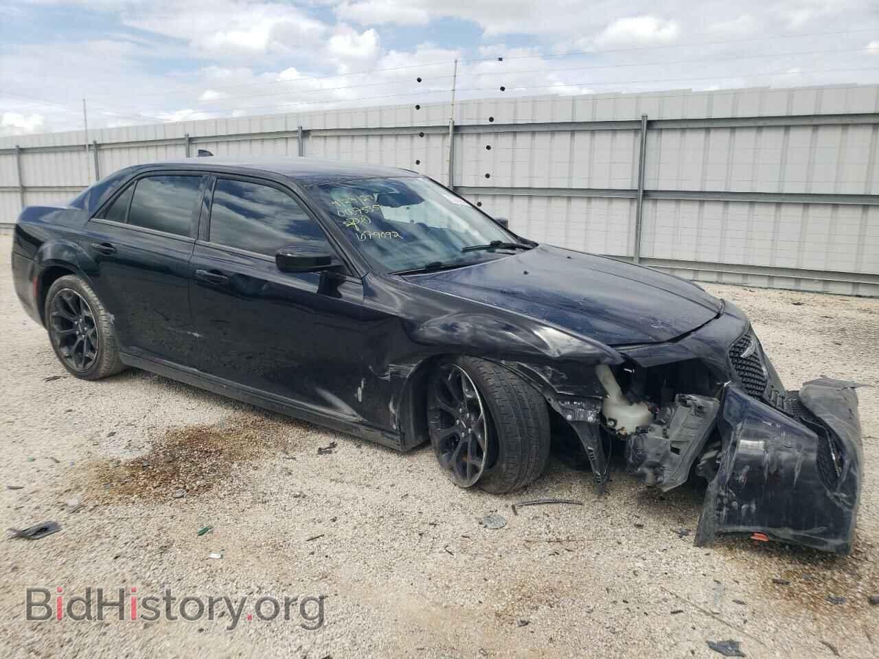 2019 CHRYSLER 300 - VIN: 2C3CCAAG3KH679092 - Фото 4