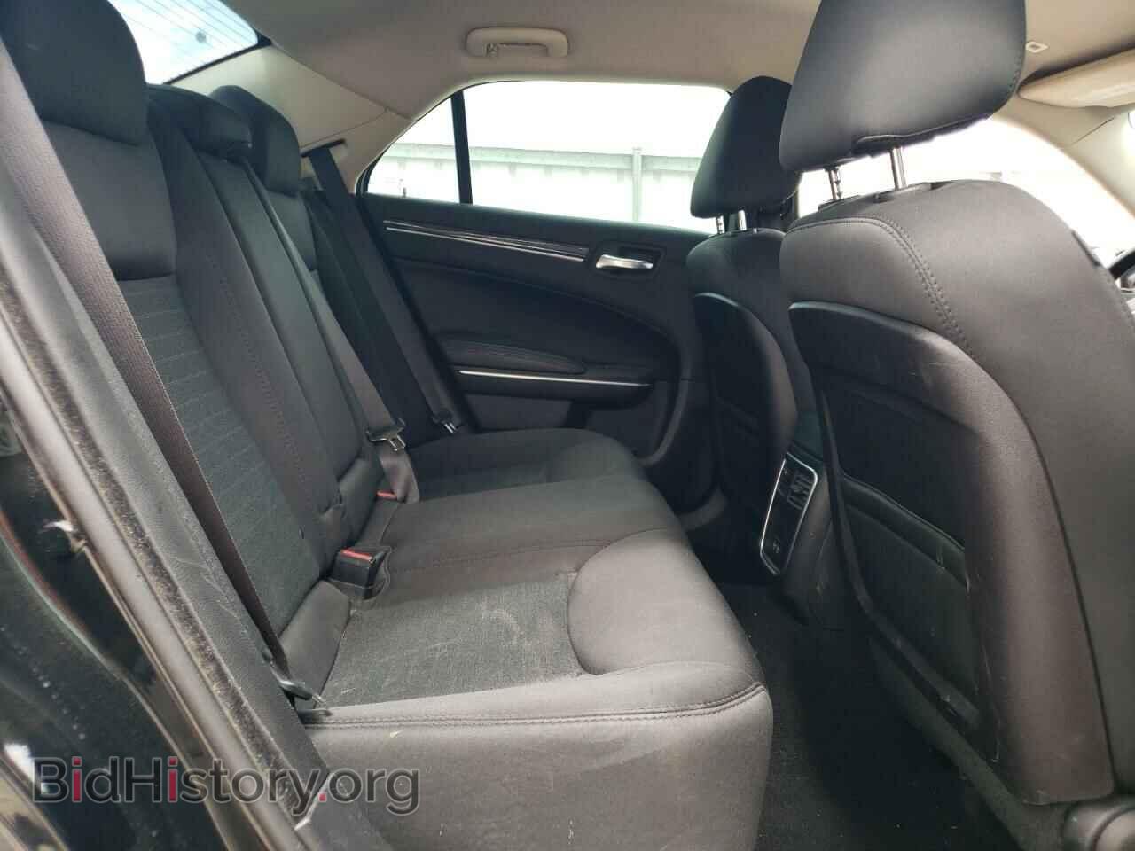2019 CHRYSLER 300 - VIN: 2C3CCAAG3KH679092 - Фото 10