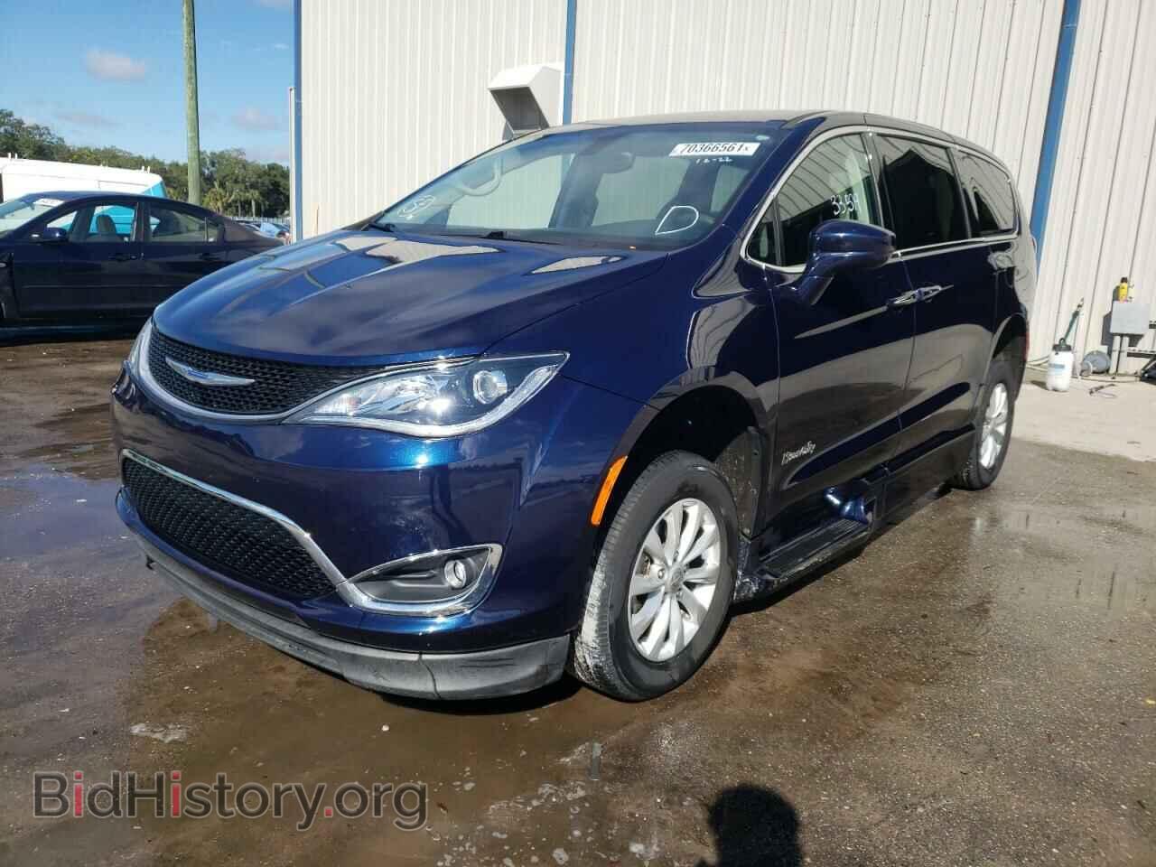 2018 CHRYSLER PACIFICA - VIN: 2C4RC1FG7JR305818 - Photo 2