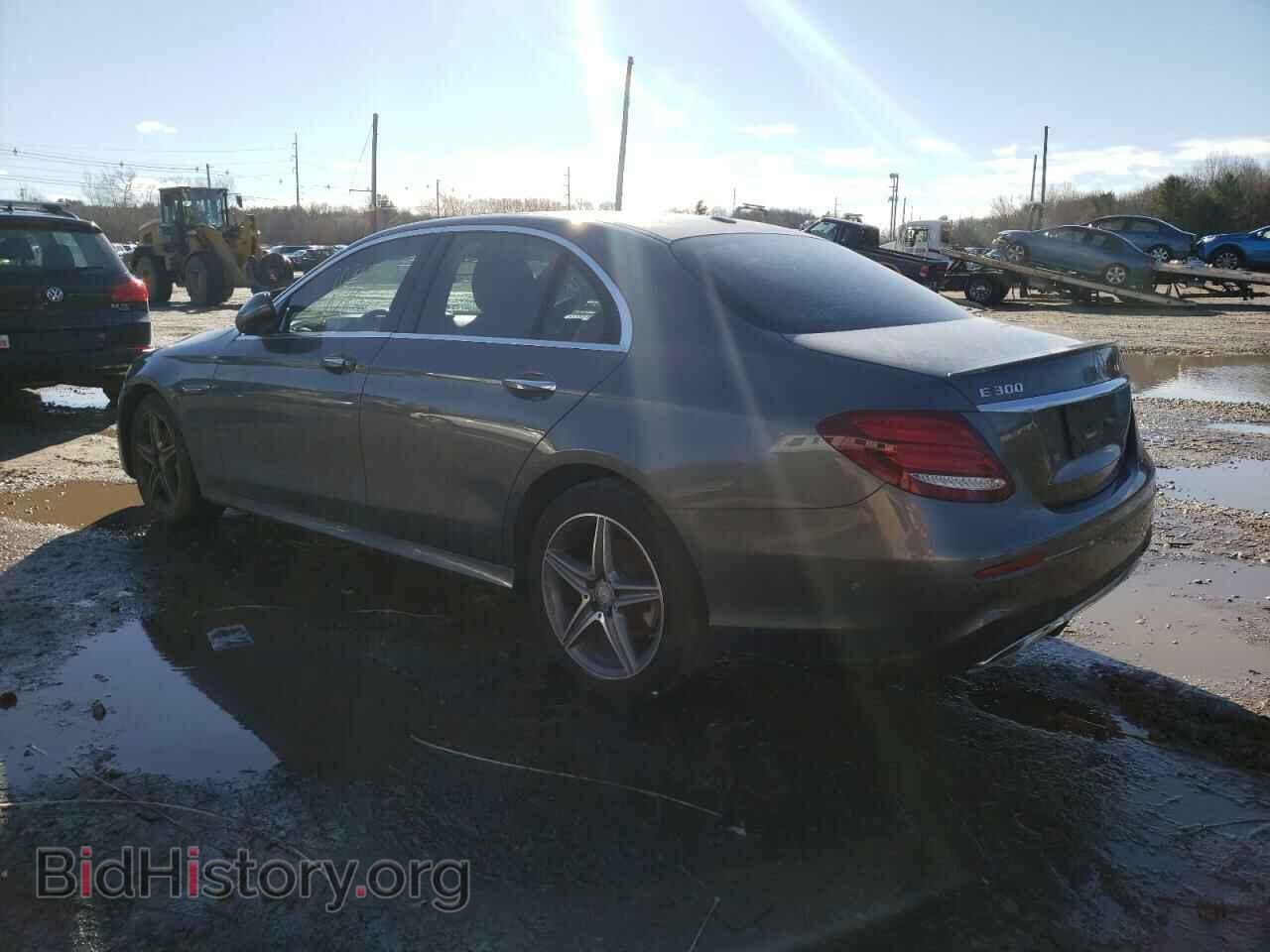 2017 MERCEDES-BENZ E-CLASS - VIN: WDDZF4KB6HA061991 - Фото 2