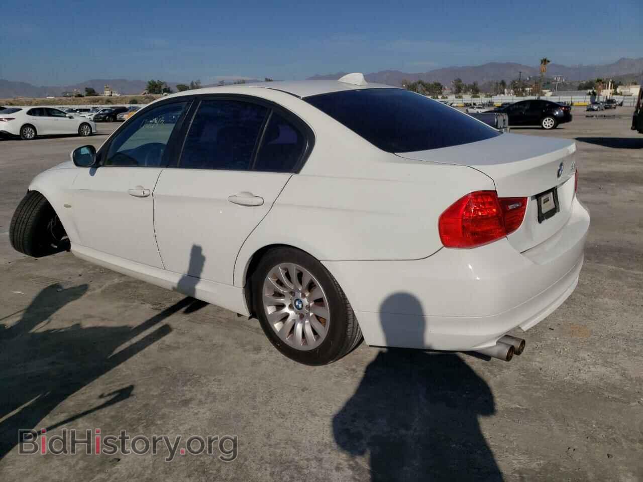 2009 BMW 3 SERIES - VIN: WBAPH53599A435373 - Фото 3