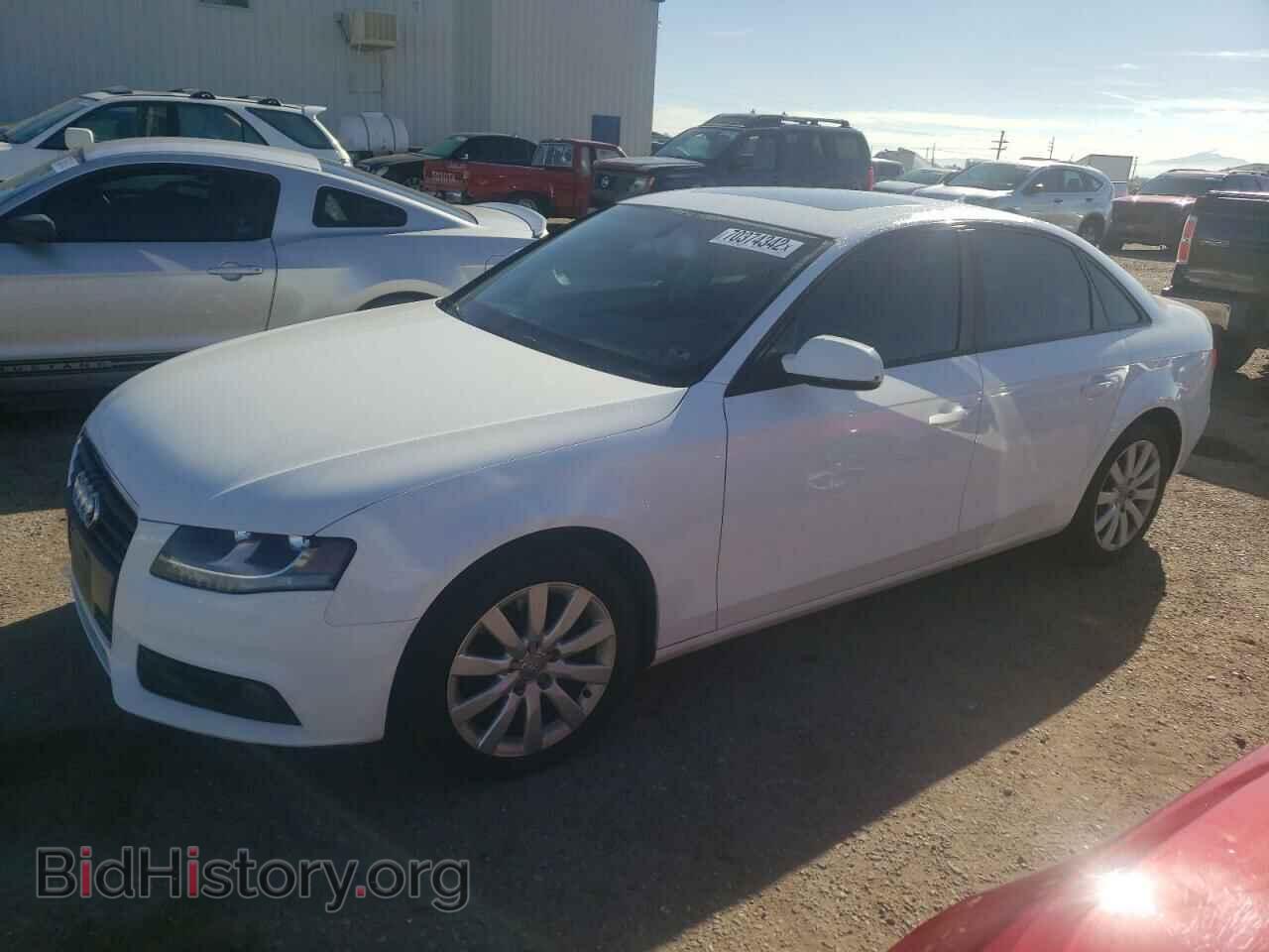 Фотография WAUBFAFL4CA119843 - AUDI A4 2012