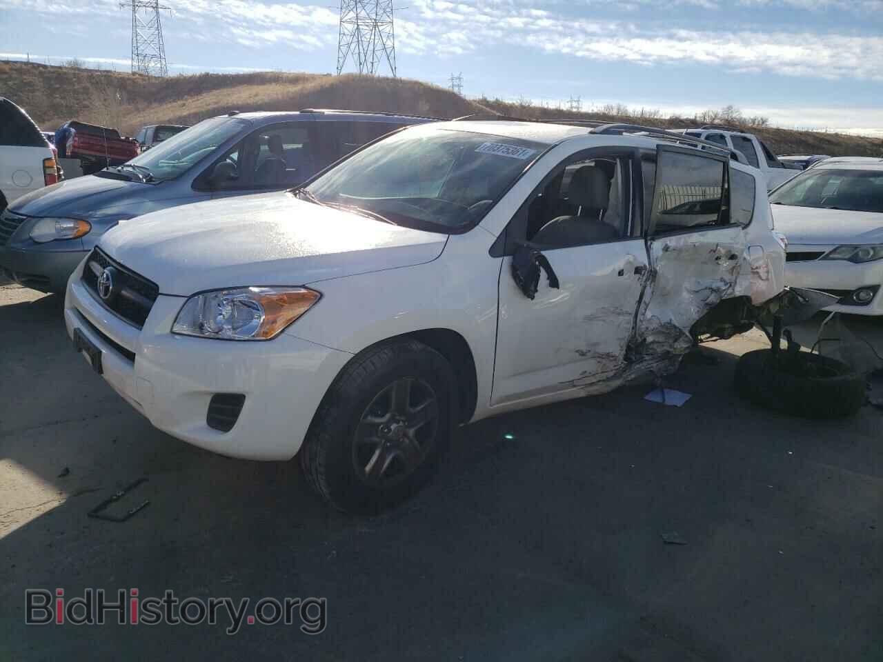 2011 TOYOTA RAV4 - VIN: 2T3BF4DV8BW101192 - Фото 2